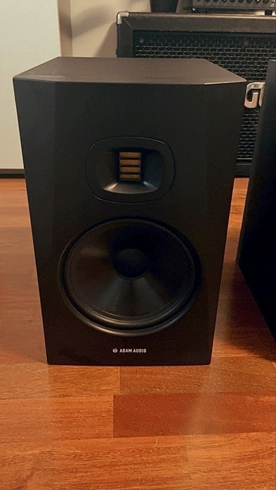 Vand monitoare de studio Adam T8V