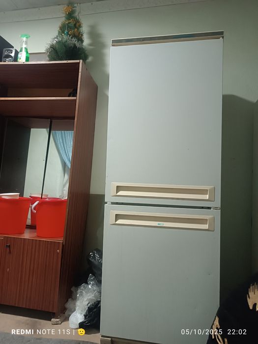 Xoladilnik sotiladi srochna