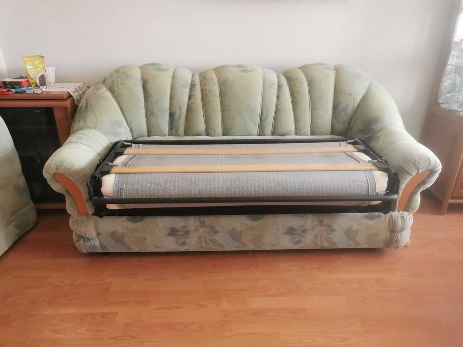 Разтегателен диван