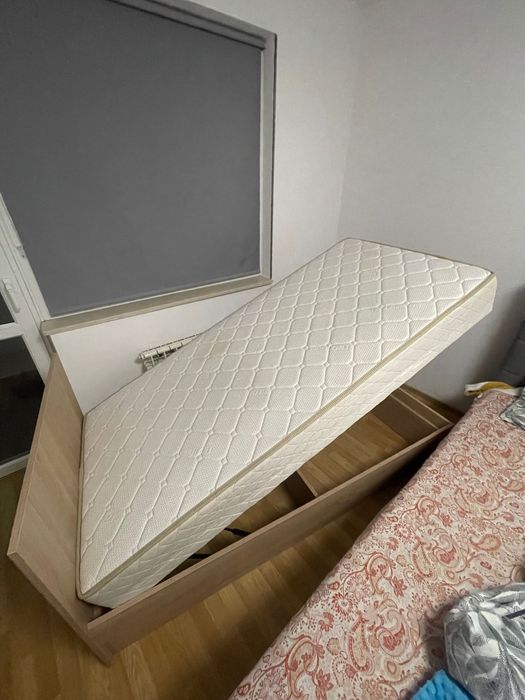 Легло за продажба