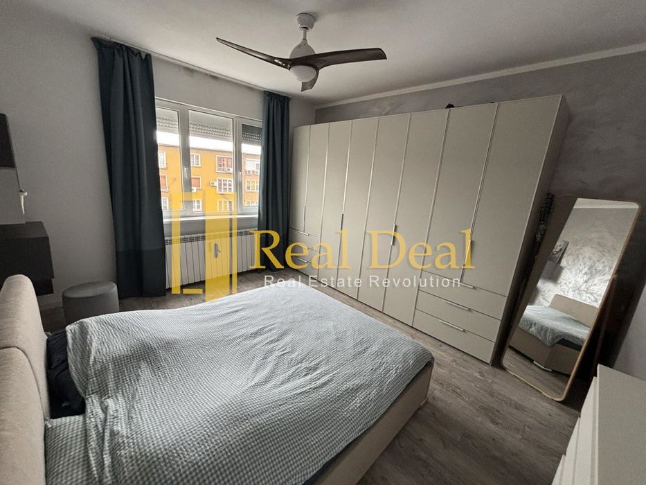 Дава се под наем Тристаен апартамент в София, Център - 85 кв.м за 1250 € - Снимка #3