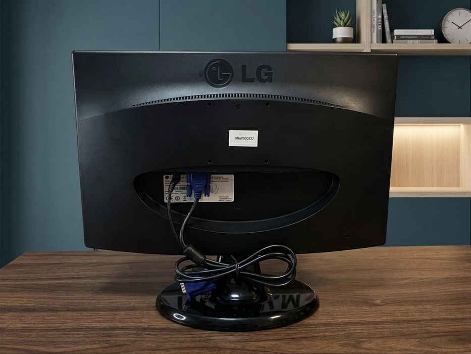 Монитор LG W1943CV 18.5" (б/у, рабочий)
