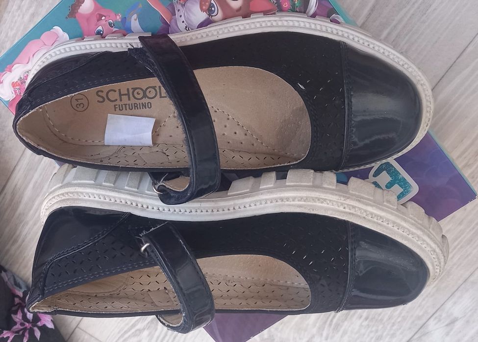 Продам туфли для девочек