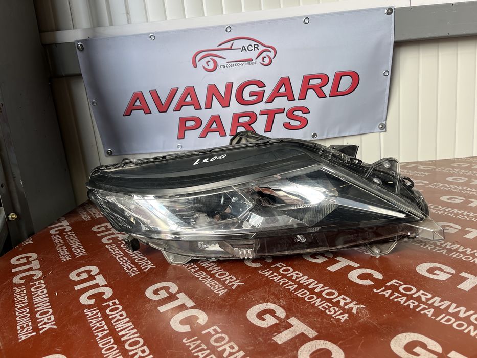 Фар Mitsubishi L200 2019- 2бр