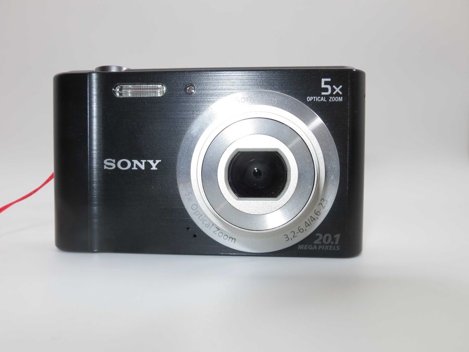 Sony Cyber-shot W800 ултра компактен цифров фотоапарат, дигитална камера, като НОВА, 20MP, 5x оптичен зум, в перфектно работещо състояние
