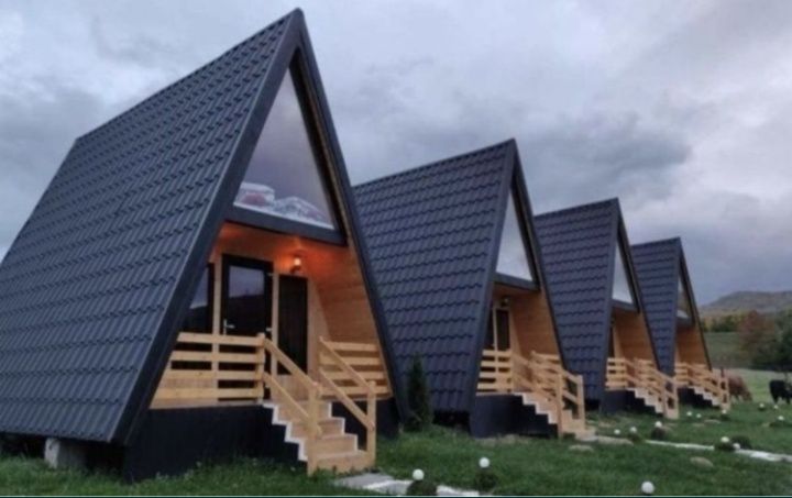 Vând cabane tip A frame