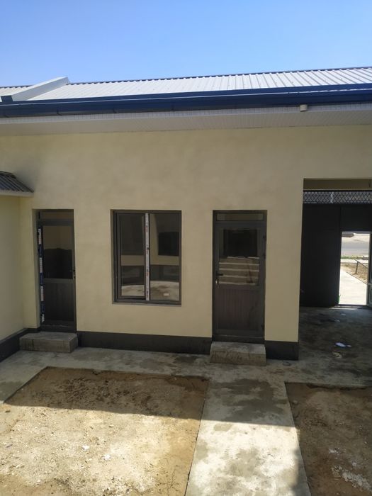 Назарбек Мевазорда 90%Битган 1.7сотихли янги курилган уй сотилади