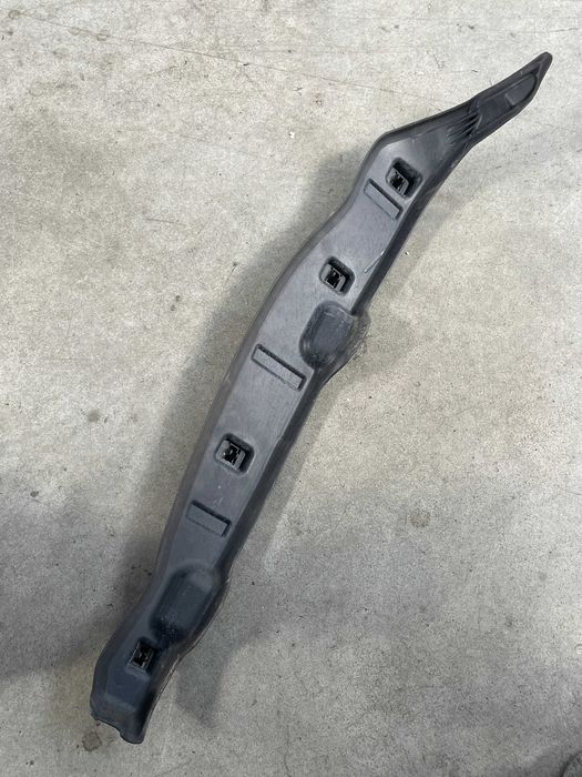 Element inchidere aripa stanga fata Bmw seria 5 G30 - G31 cod 7352221
