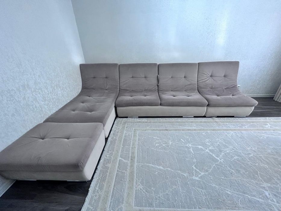 Продается диван 3,60-4,25 м