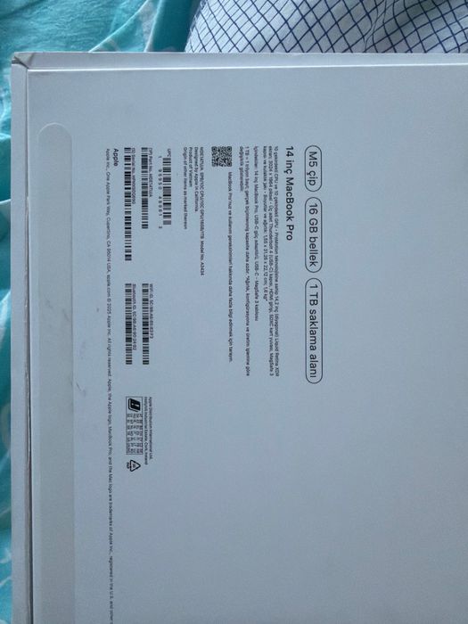 Macbook Pro M5 14 дюйм