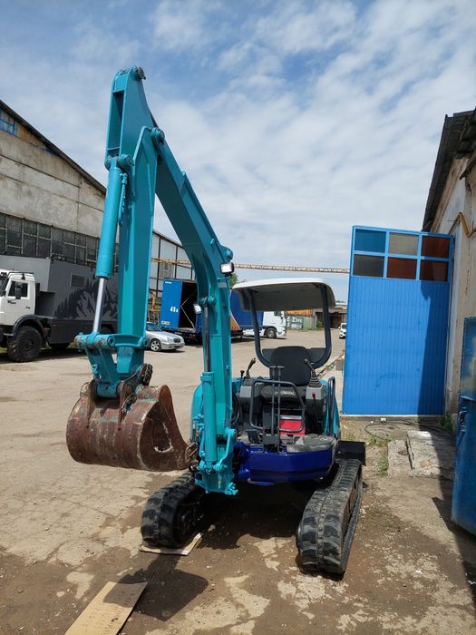 Миниэкскаватор на гусеничном ходу