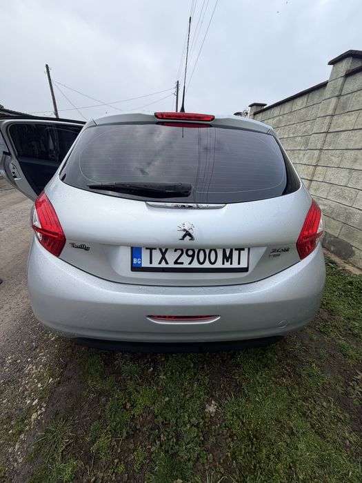 Продавам Peugeot 208,2013г.