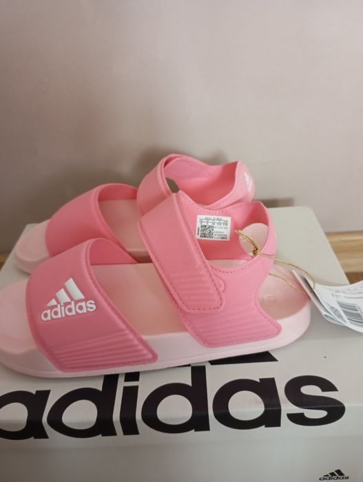 Adidas сандали за момиче