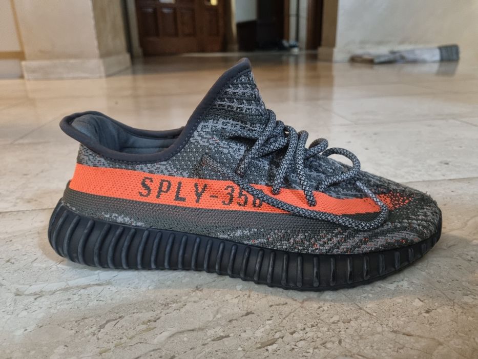 Vând Adidas Yeezy Boost 350 V2 Carbon Beluga
