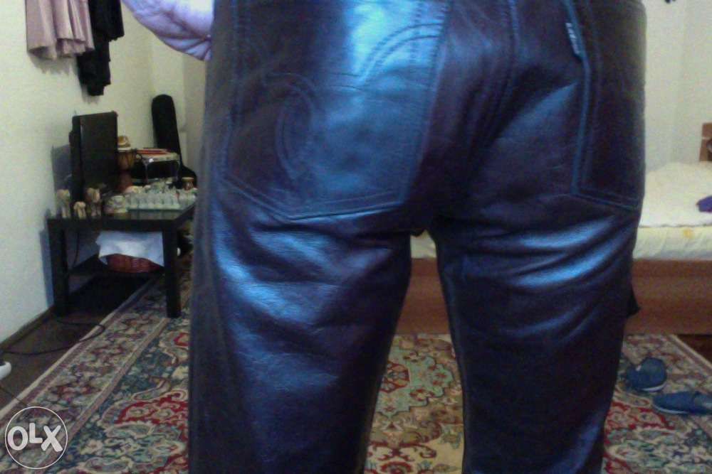 Pantaloni piele impecabili