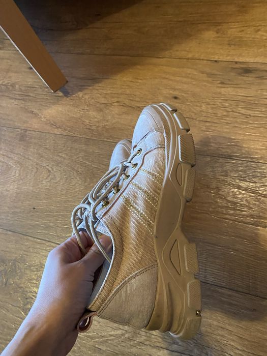 Кроссовки летние