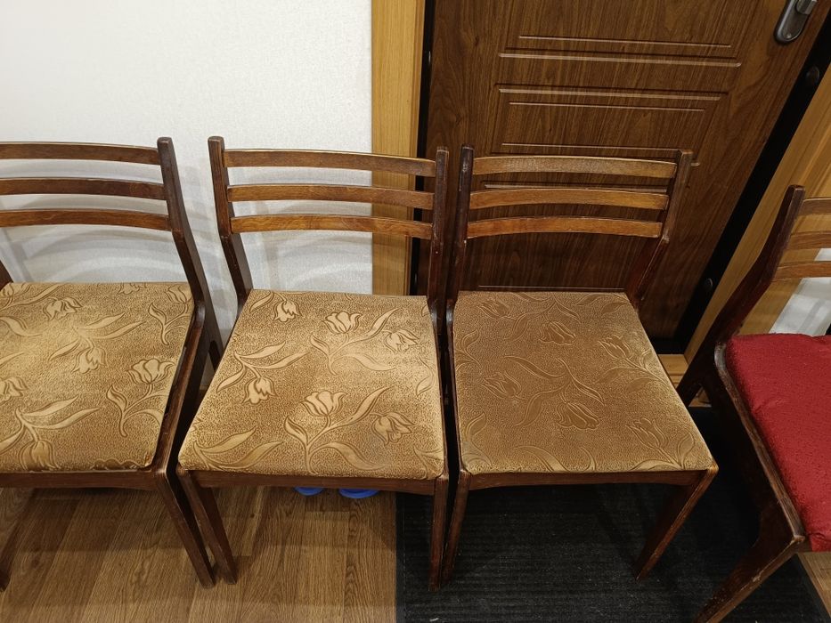 Срочно продам советские стулья