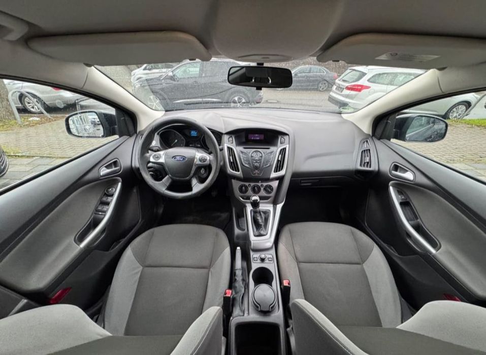 Ford focus 2012 1.6 benzină