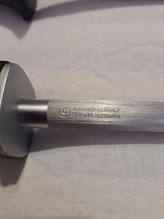 Продавам НОВИ оргинални, качествени Масати и ножица
