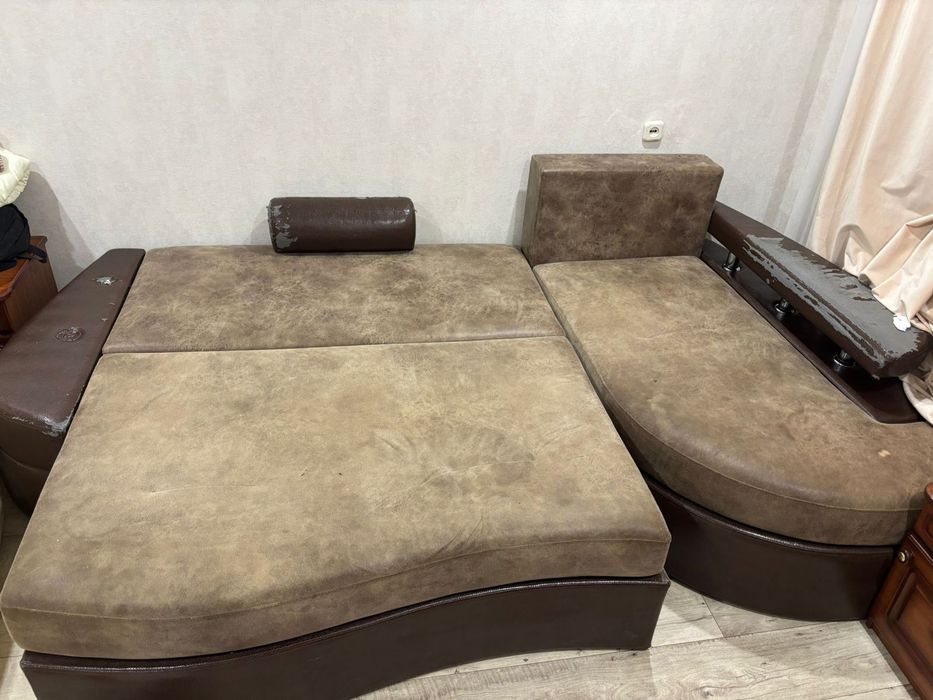 Отдам диван даром