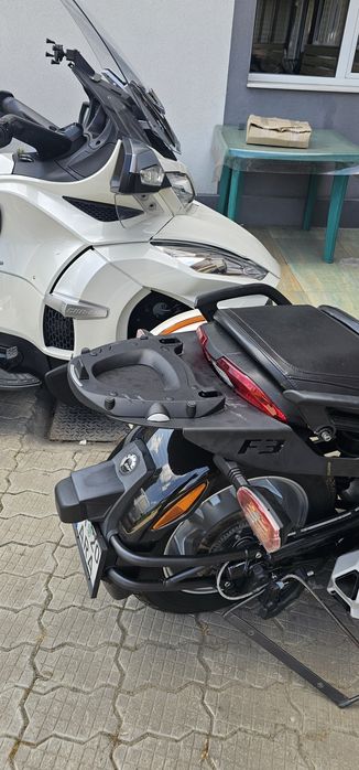 Can-am spyder cutie spate