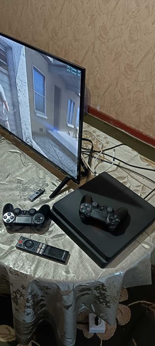 Playstation 4 slim