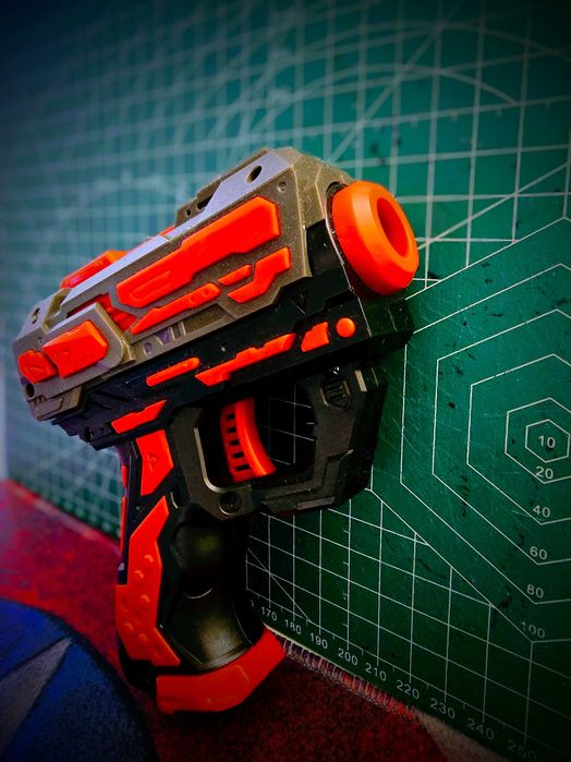 Nerf пистолет и патрони