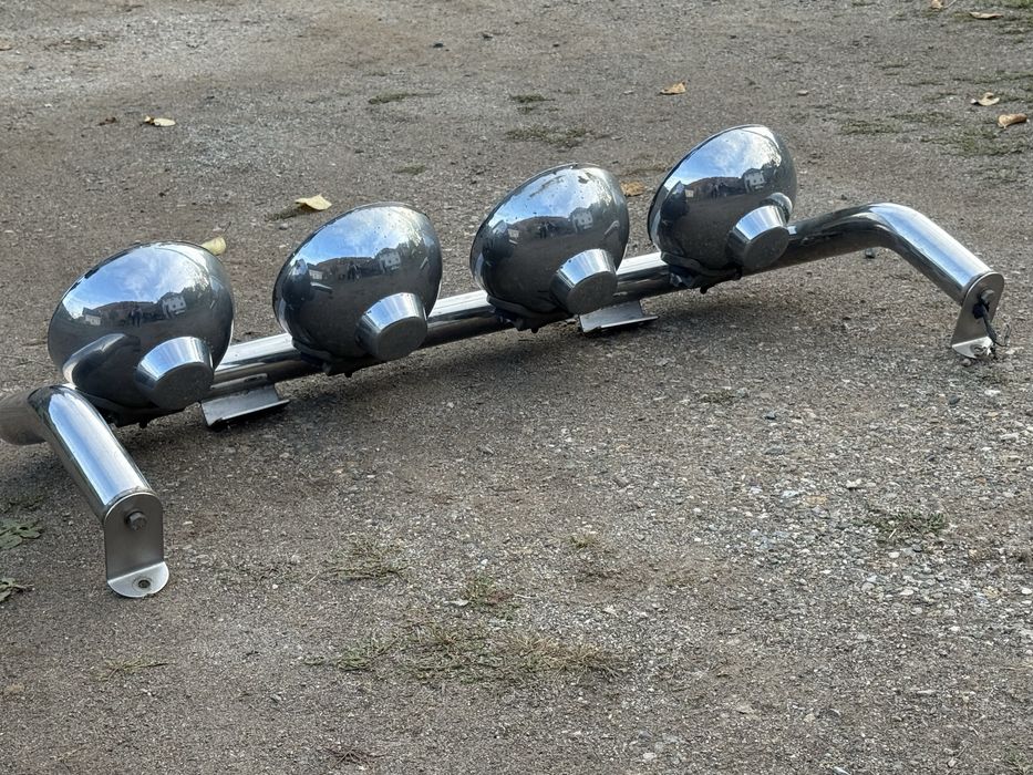 De vanzare bull bar volvo cu 4 proiectoare(nefunctionale)