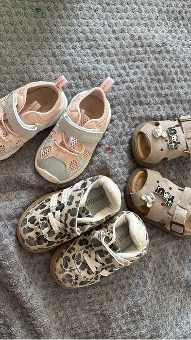 Отдам  обувь за сок