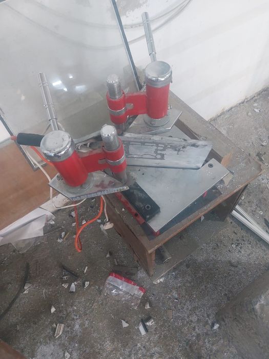 Станки пластиковые окон