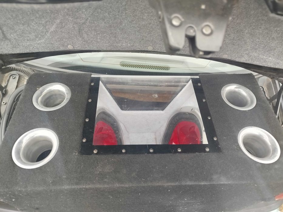 Vând subwoofer Sony xplode 2600 W 2000 lei