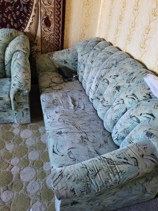 Продаётся  2 кресло, и диван б/ у