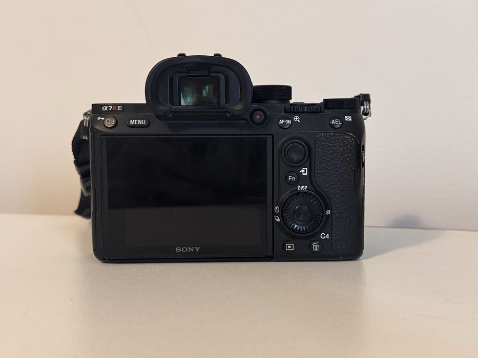 Sony A7R III Full‑Frame 42 MP, stare foarte bună
