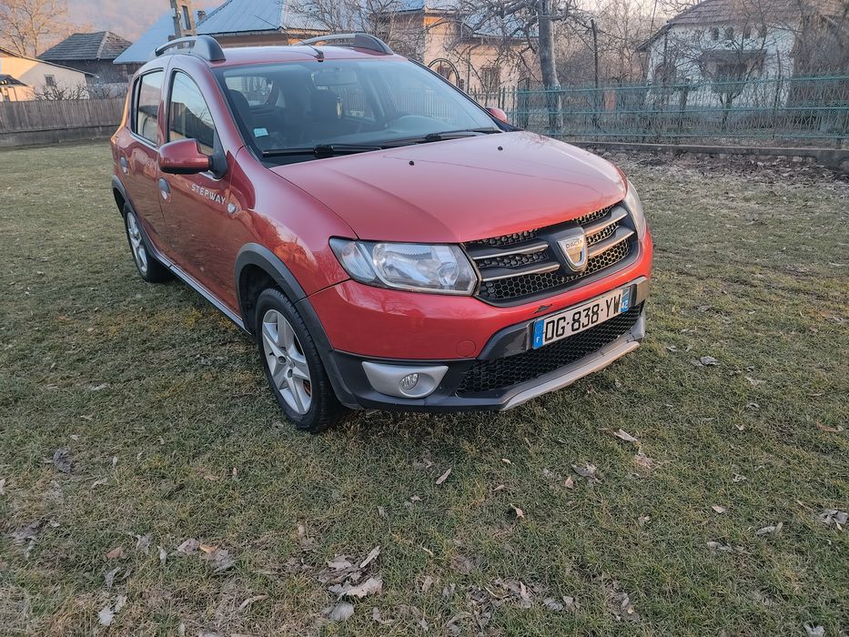 Dacia Sandero Stepway 0.9 . 2014. Economică