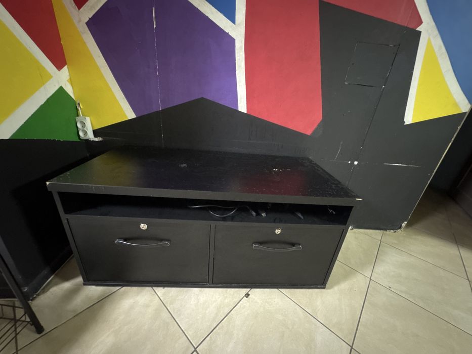 Тумба под телевизор минималистичный