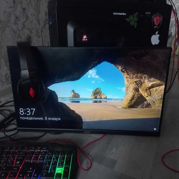 Игровой компьютер и монитор