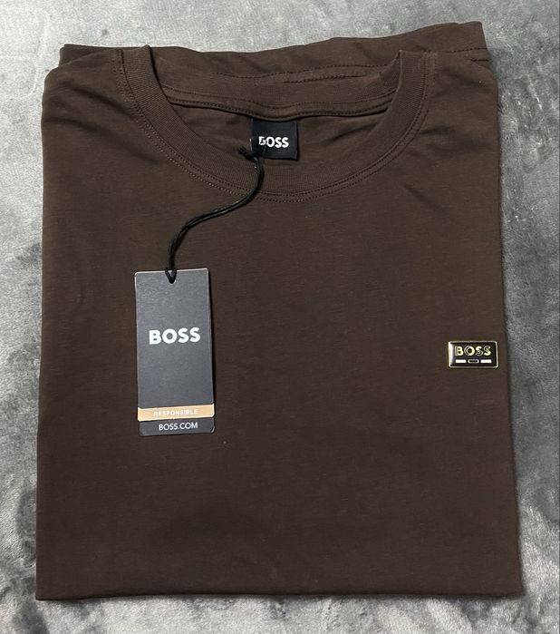 Vand tricou nou de barbati Boss