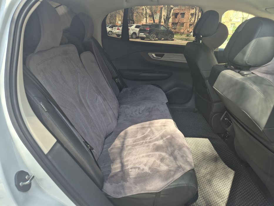 Таксида юрмаган, Hongqi Eqm 5 сотилали