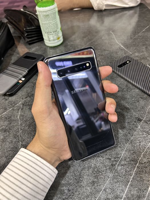 Samsung galaxy s10 5g 512gb.