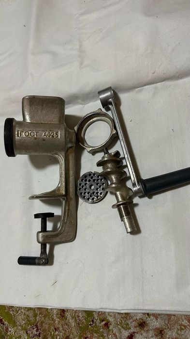 Продам мясорубку советскую