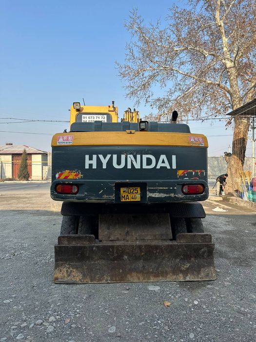 Экскаватор Хундай. Ekskavator hundai