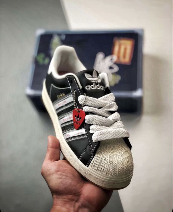 Кроссовки Adidas KORN