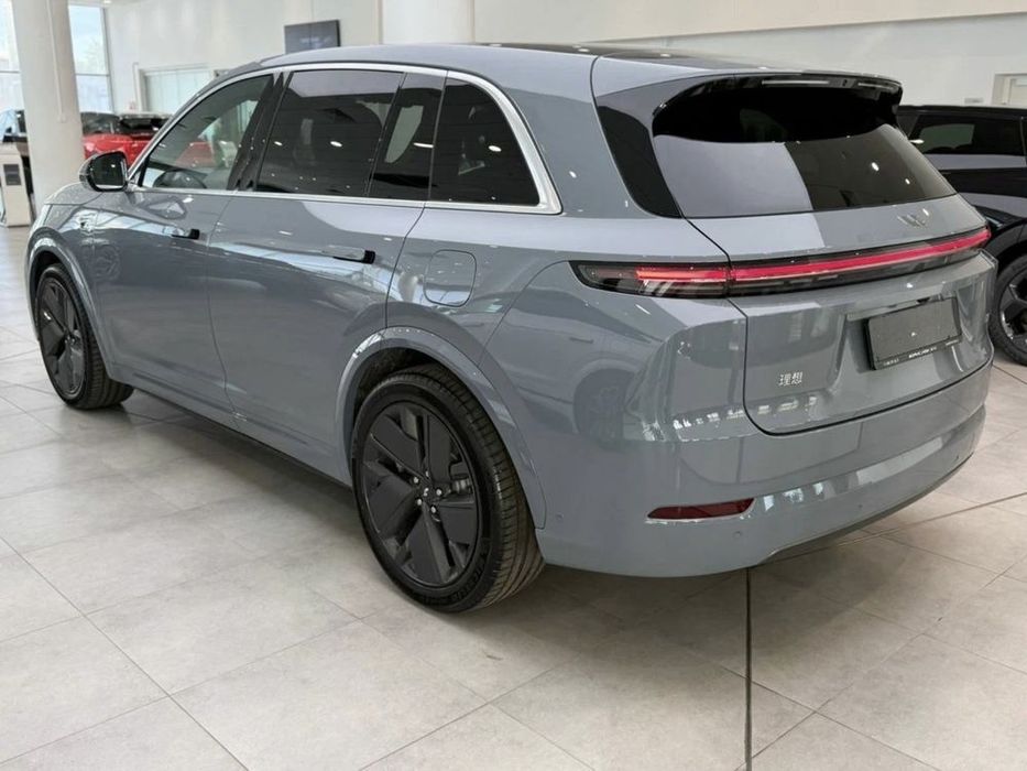 Lixiang L7 Ultra 2026 рестайлинг сотувда тайёр Нарда-грей кофейный