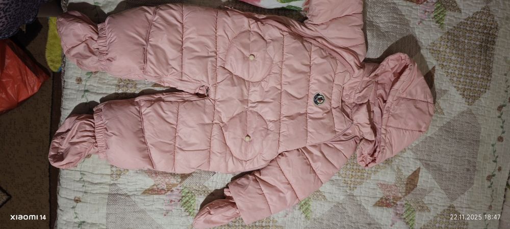 Продам комбенезоны зима на девочку