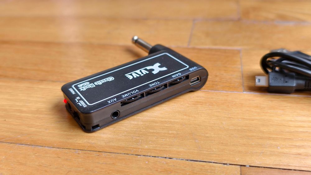XVive GA-3 Classic Rock — мини слушалков усилвател за електрическа китара