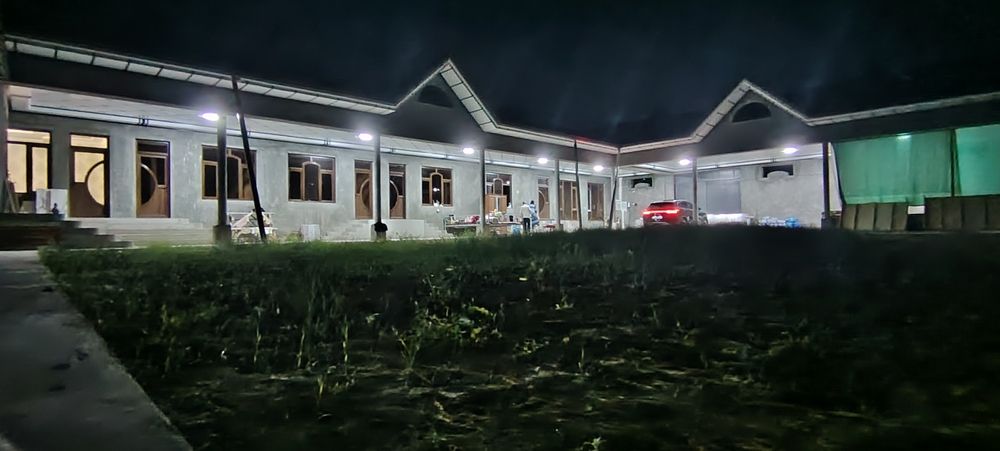 8 sotik hovli sotiladi