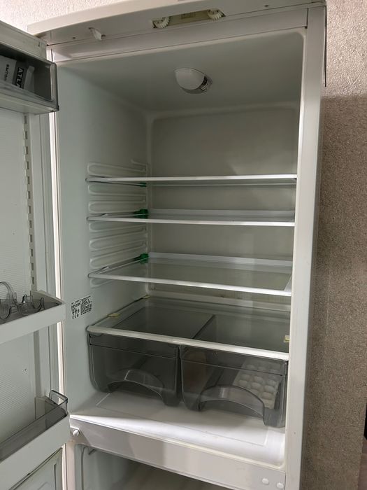 Продам холодильник