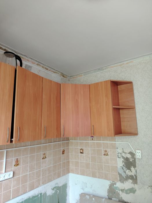 Продам кухонный гарнитур бу