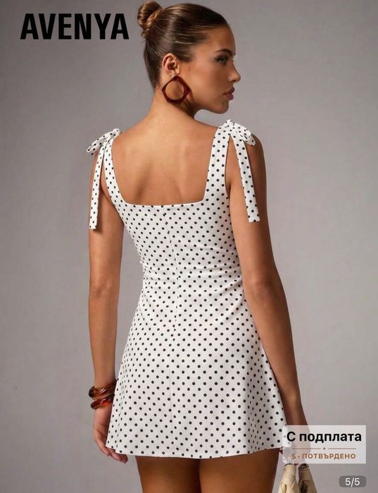 Рокля с модерен десен Polka dots