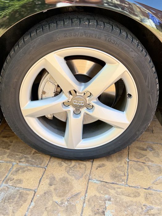 Audi A8 3.0TDI V6  faruri matrix